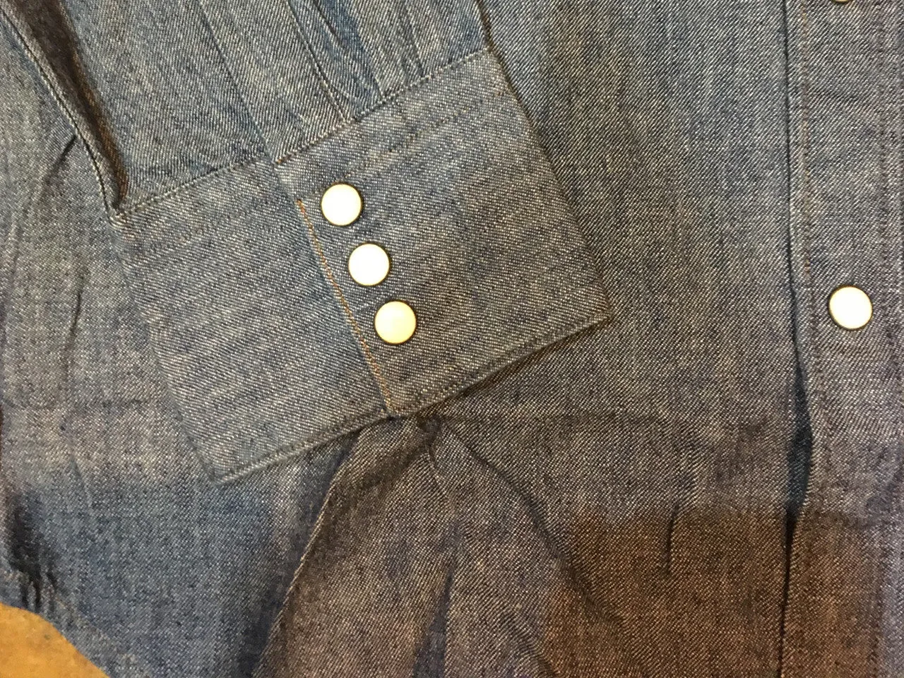 658190086 Levi's Premium Sawtooth Western Shirt Dark Grey