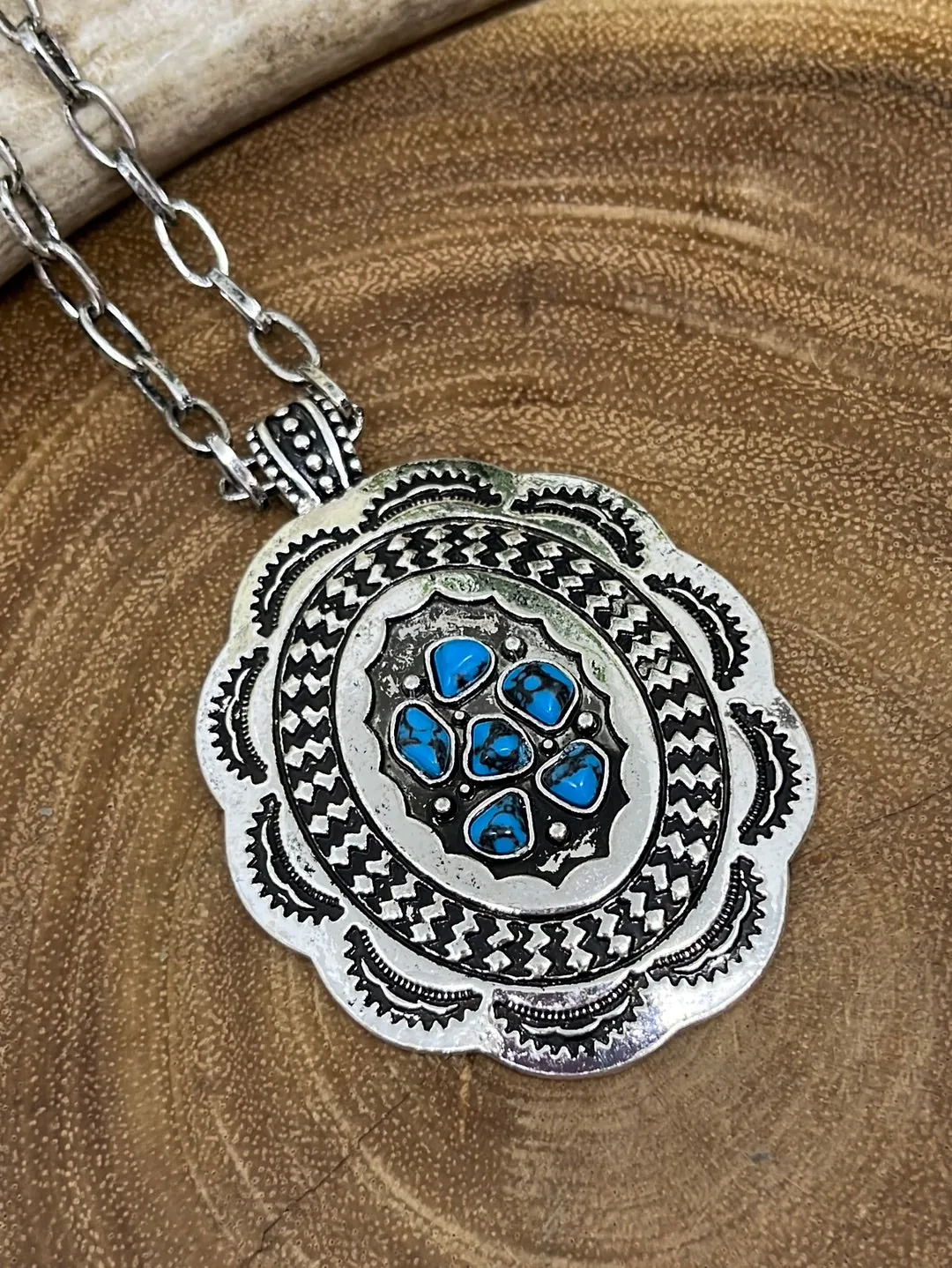 Appenzeller Fashion Link Chain With 6 Stone Concho Pendant