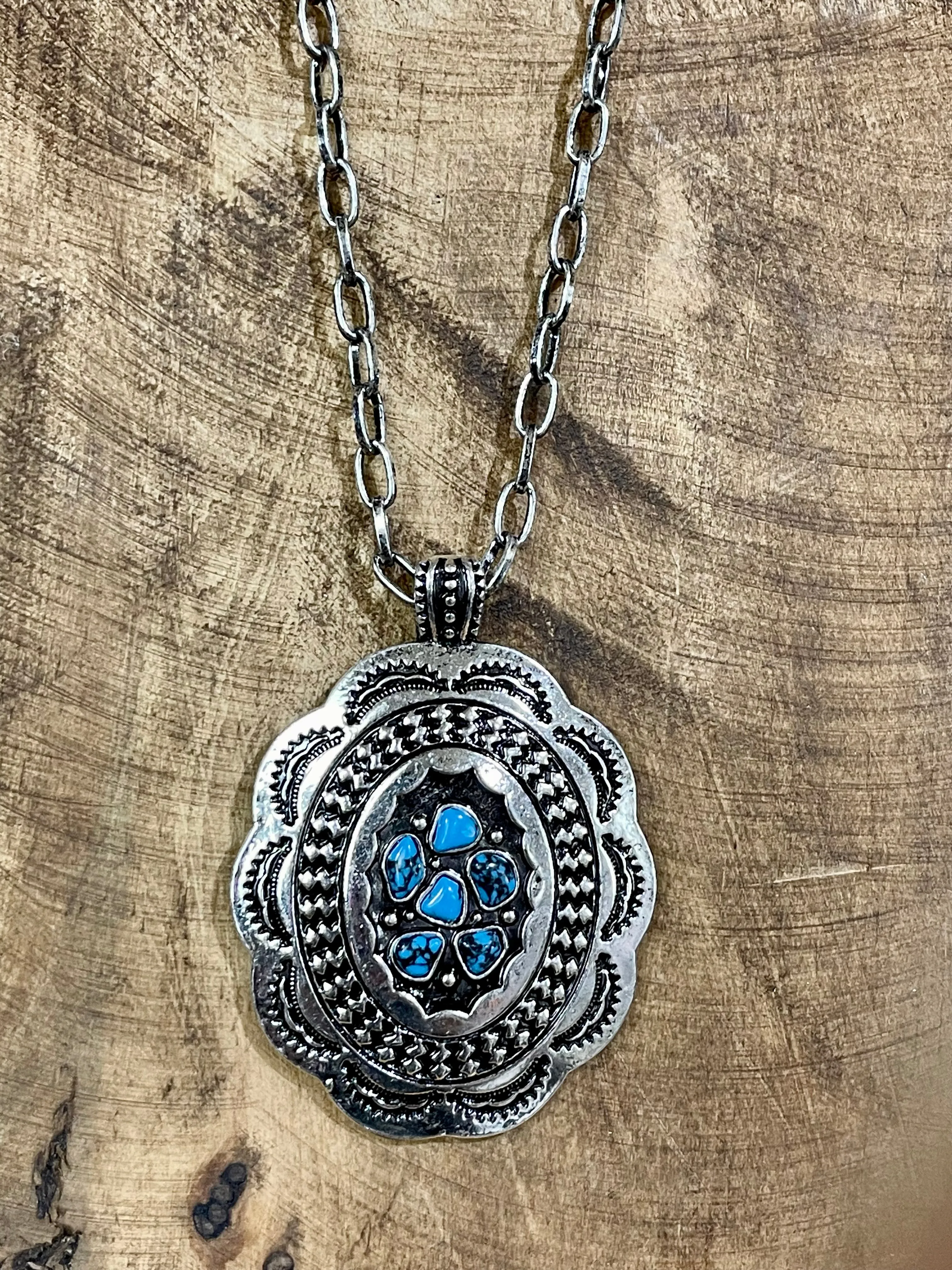 Appenzeller Fashion Link Chain With 6 Stone Concho Pendant