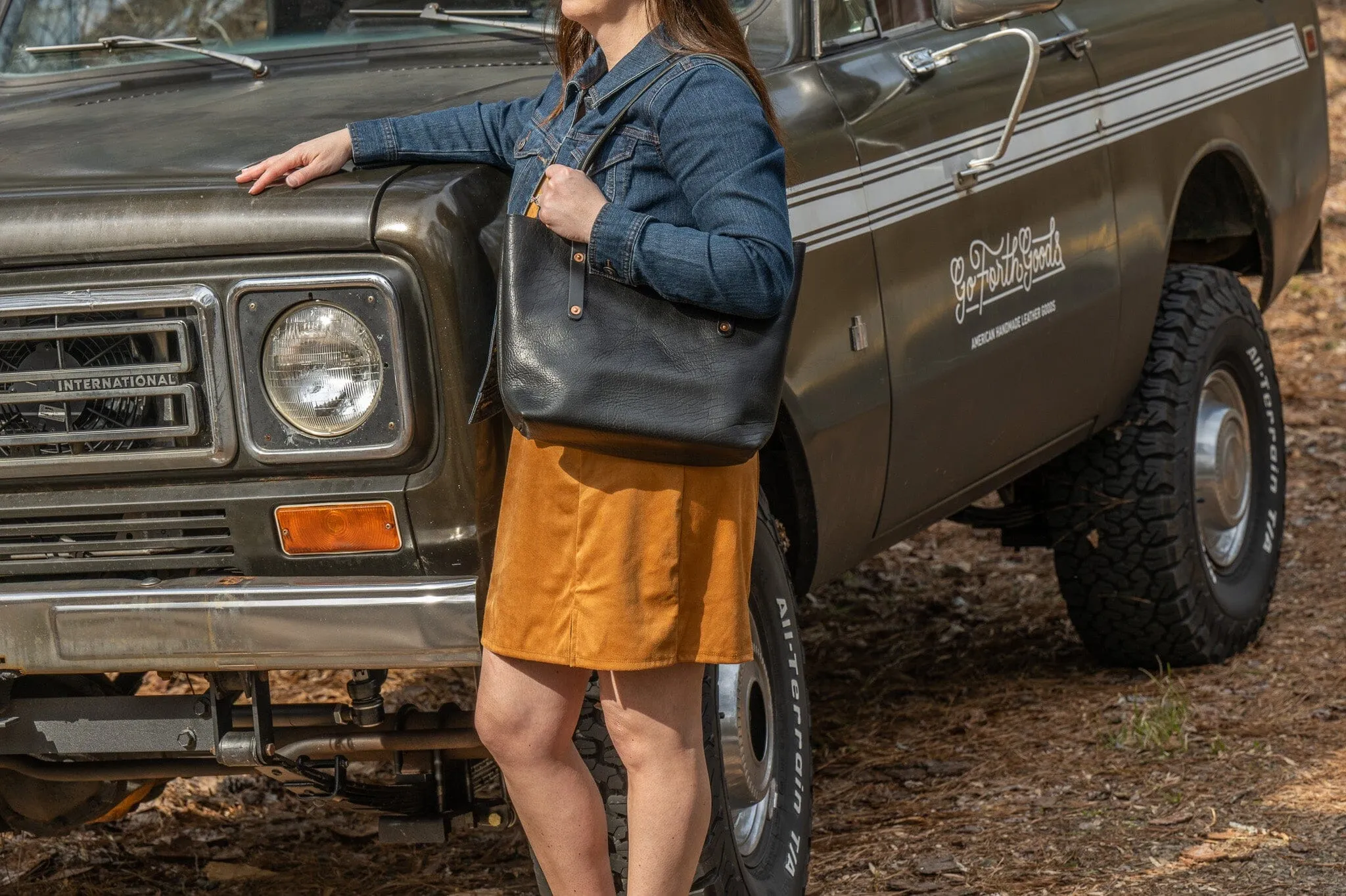 AVERY LEATHER TOTE BAG - SMALL - BLACK BISON