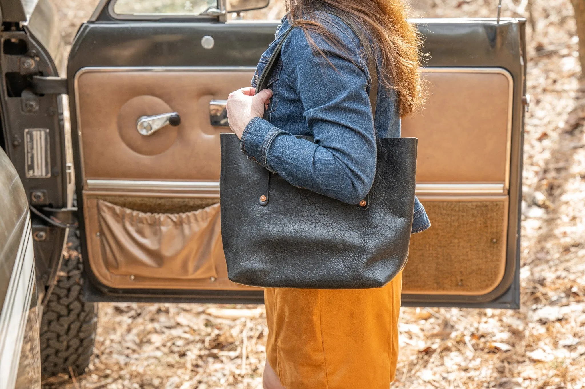 AVERY LEATHER TOTE BAG - SMALL - BLACK BISON