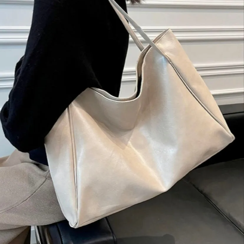 Blair | Chic Satchel with Timeless Vintage Appeal