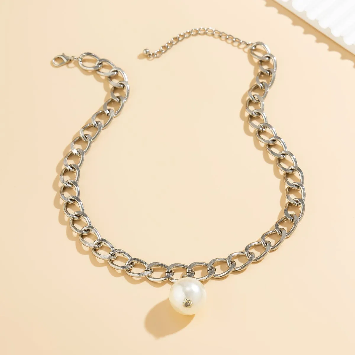 Chic Dangling Pearl Pendant Curb Chain Necklace