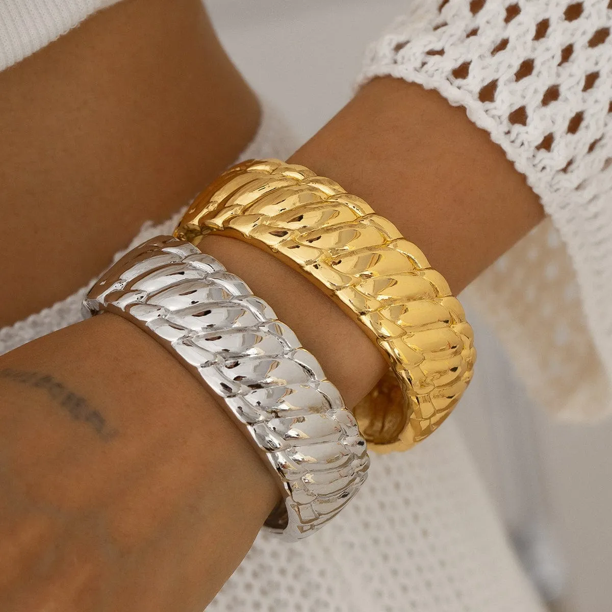 Chic Gold Silver Plated Glossy Textured Bangle Bracelet