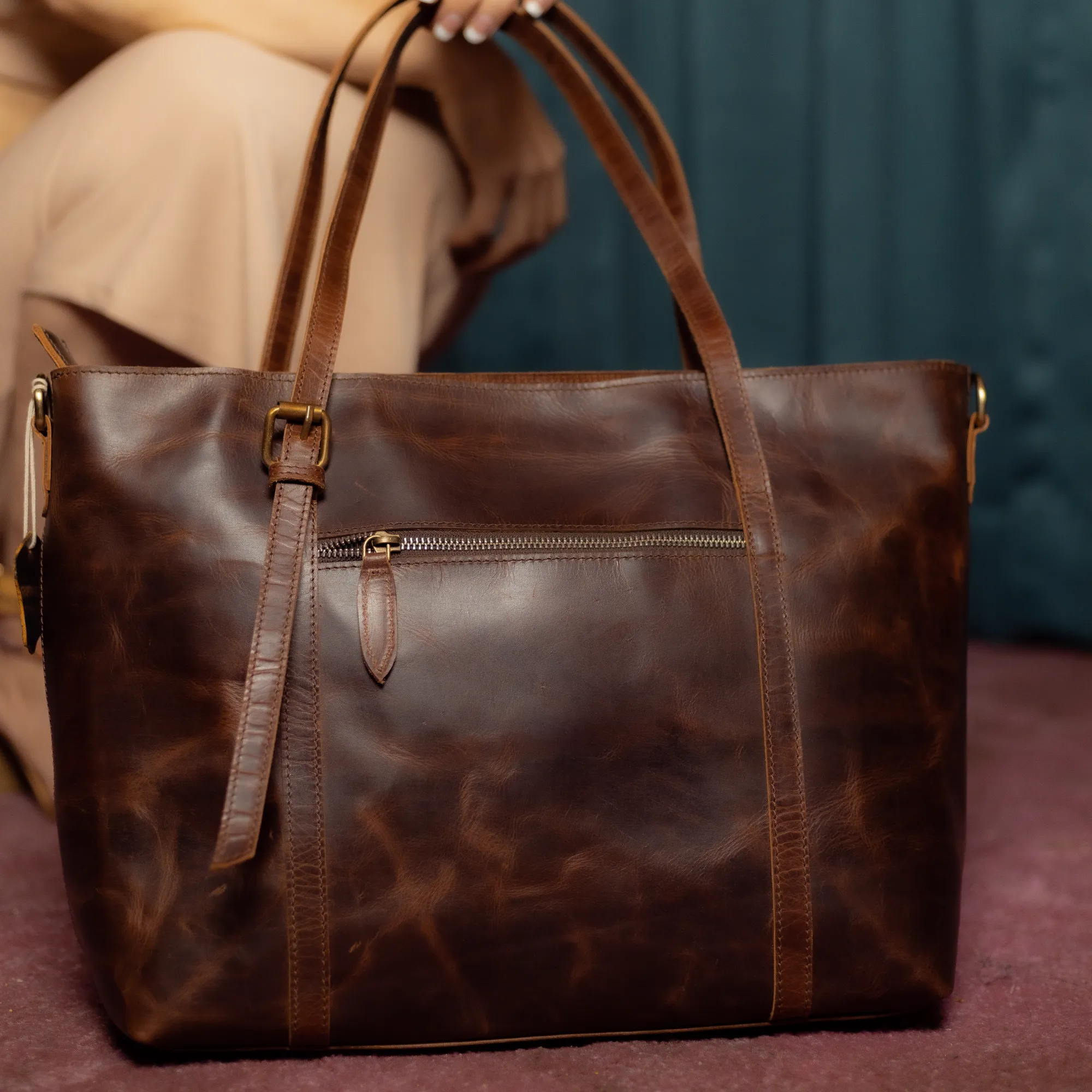Discover Luxury: Women's Long Satchel Shoulder Purse - Elevate Your Elegance