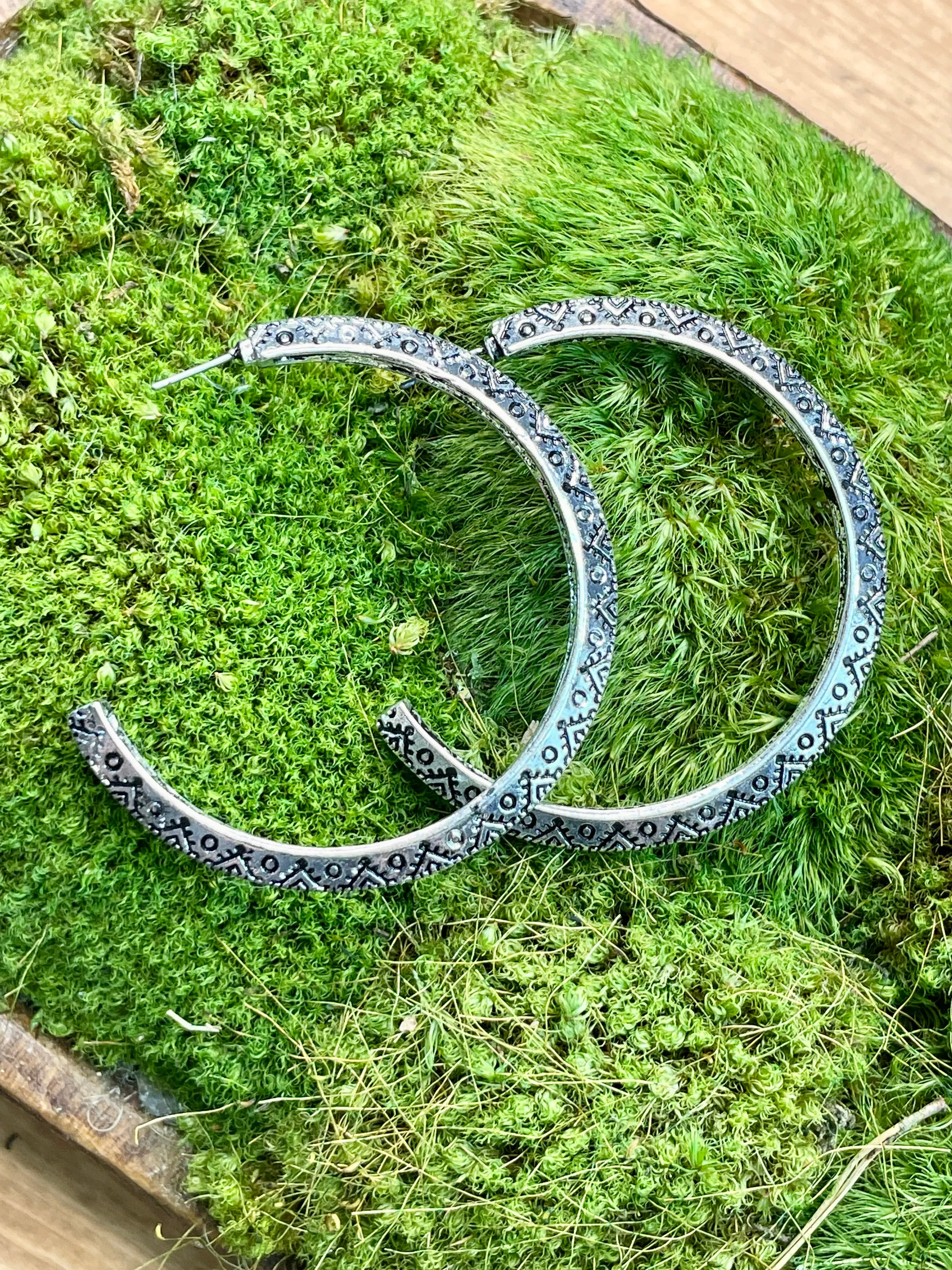 Ennis Western Textured Angled Hoop Earrings