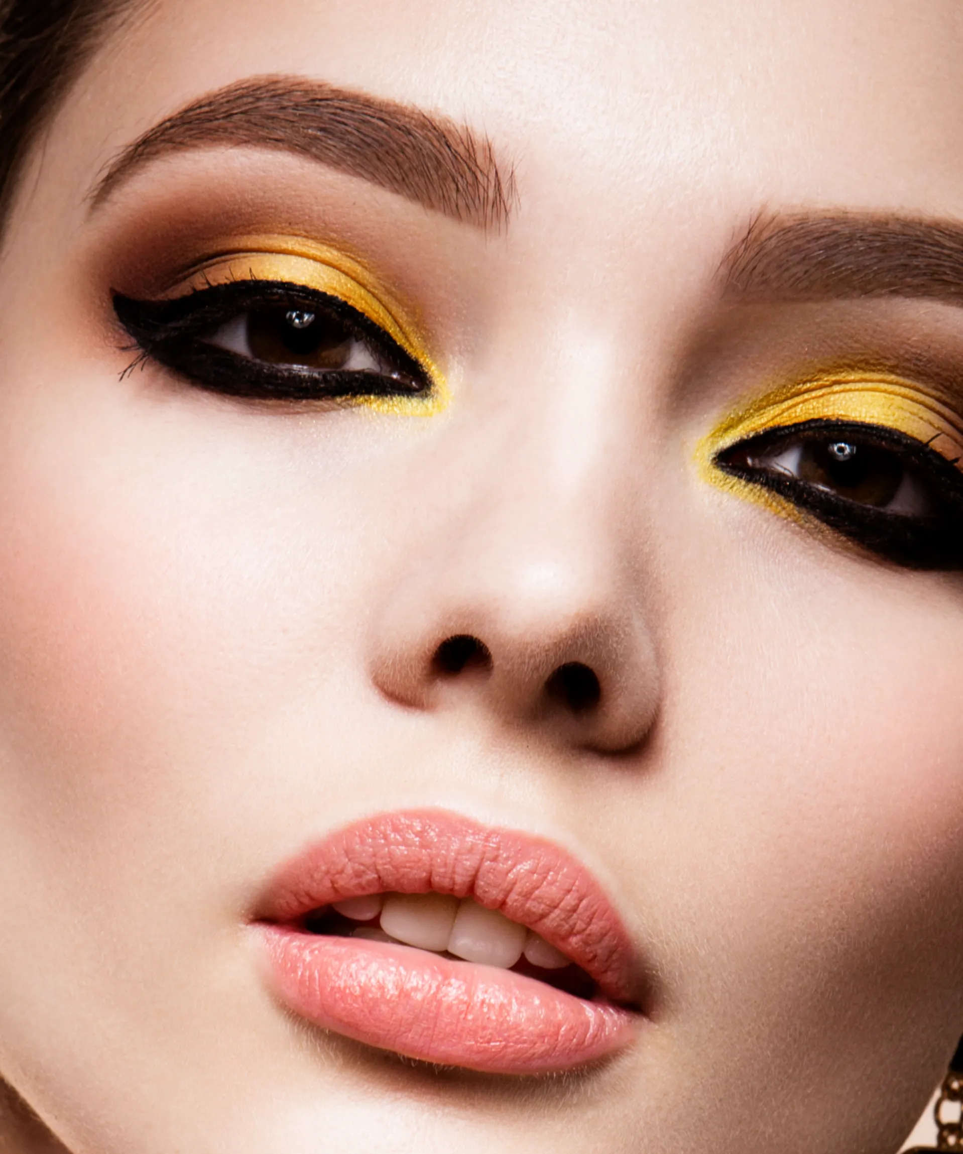 Geisha: Translucent Compact Powder