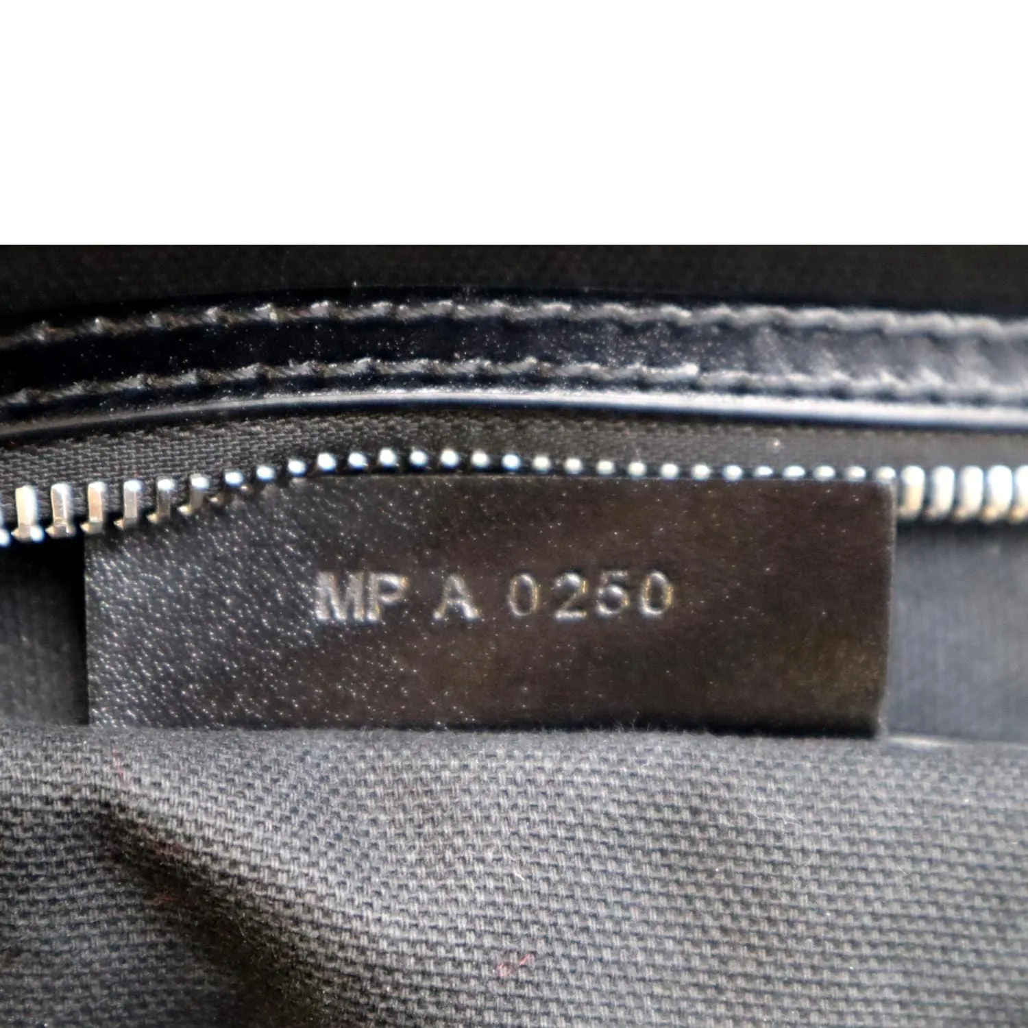 GIVENCHY Antigona Medium Calfskin Leather Shoulder Bag Black