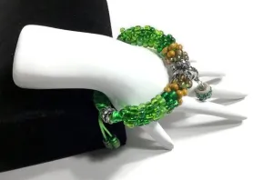 Green bracelet, Handmade green beaded Kumihimo wrap, woman size, macrame clasp, Boho-chic, The green mix bracelet