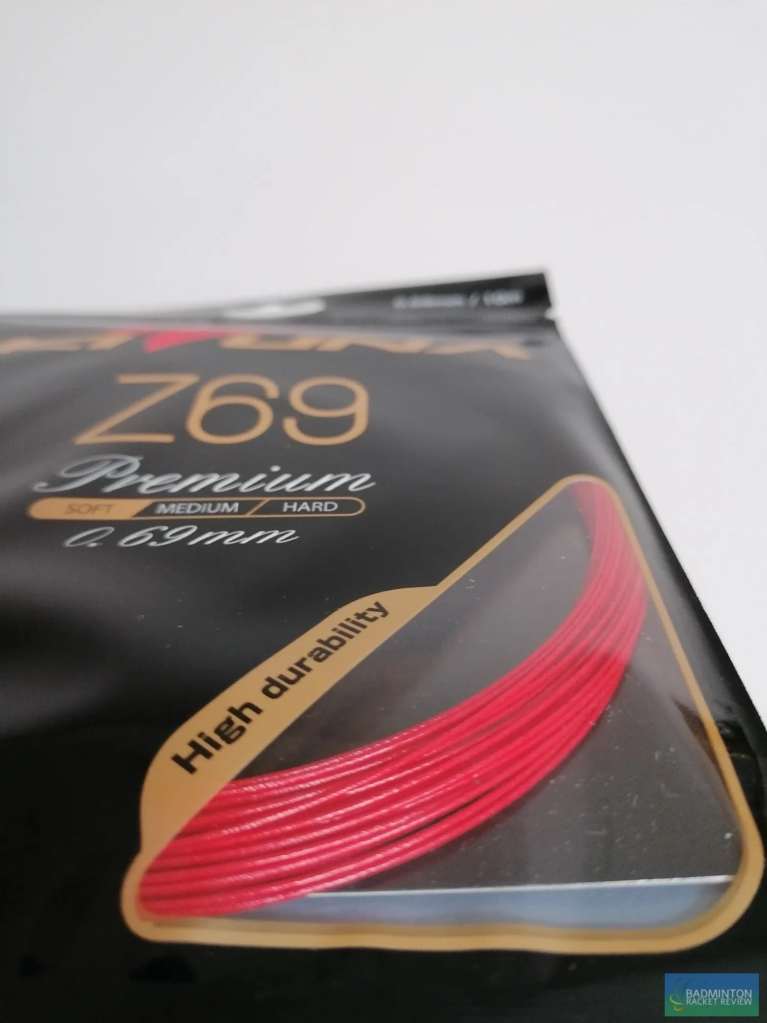 KIZUNA Z69 Premium badminton racket string