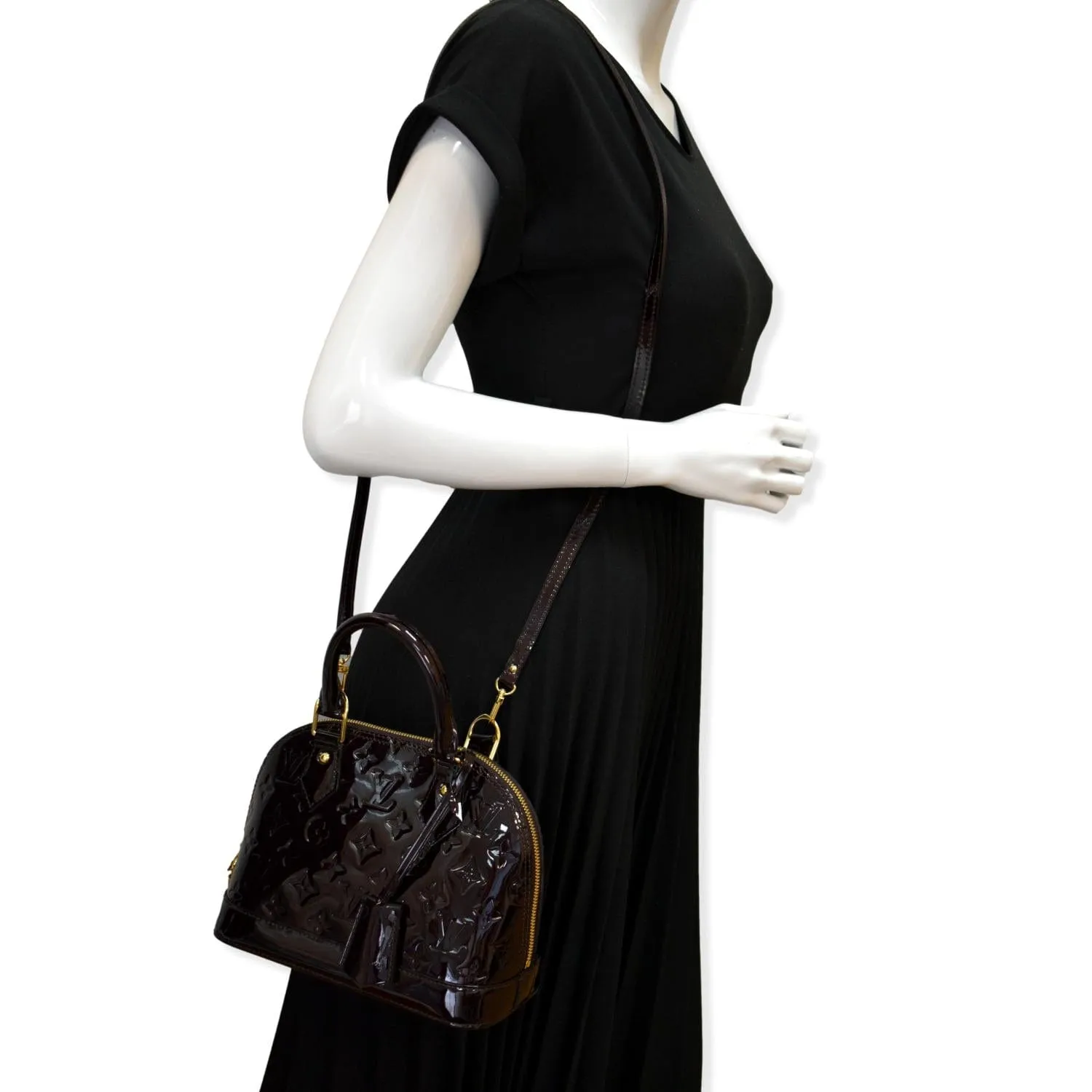 LOUIS VUITTON Alma BB Vernis Leather Satchel Crossbody Bag Amarante