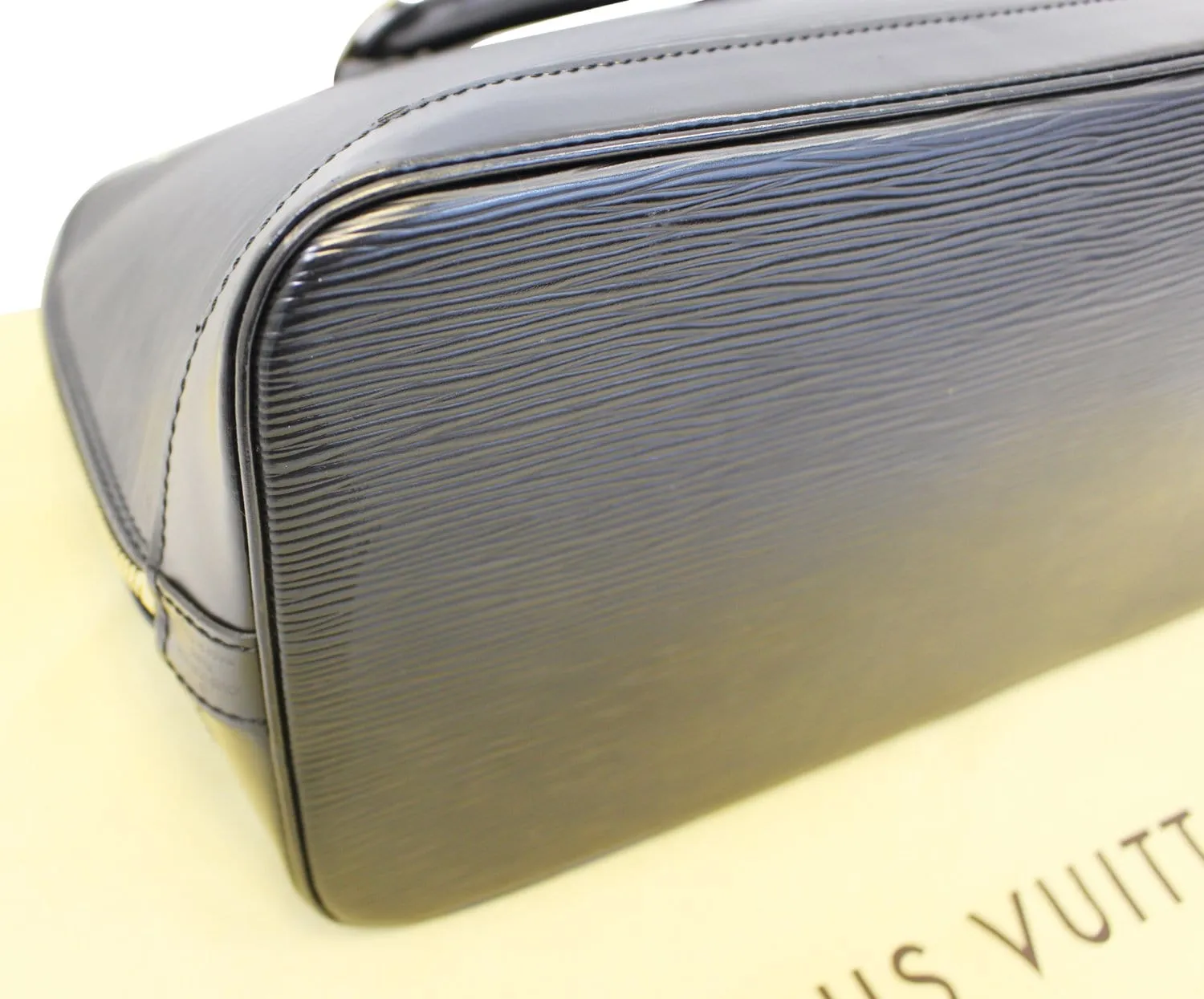 LOUIS VUITTON Epi Leather Alma PM Black Satchel Bag