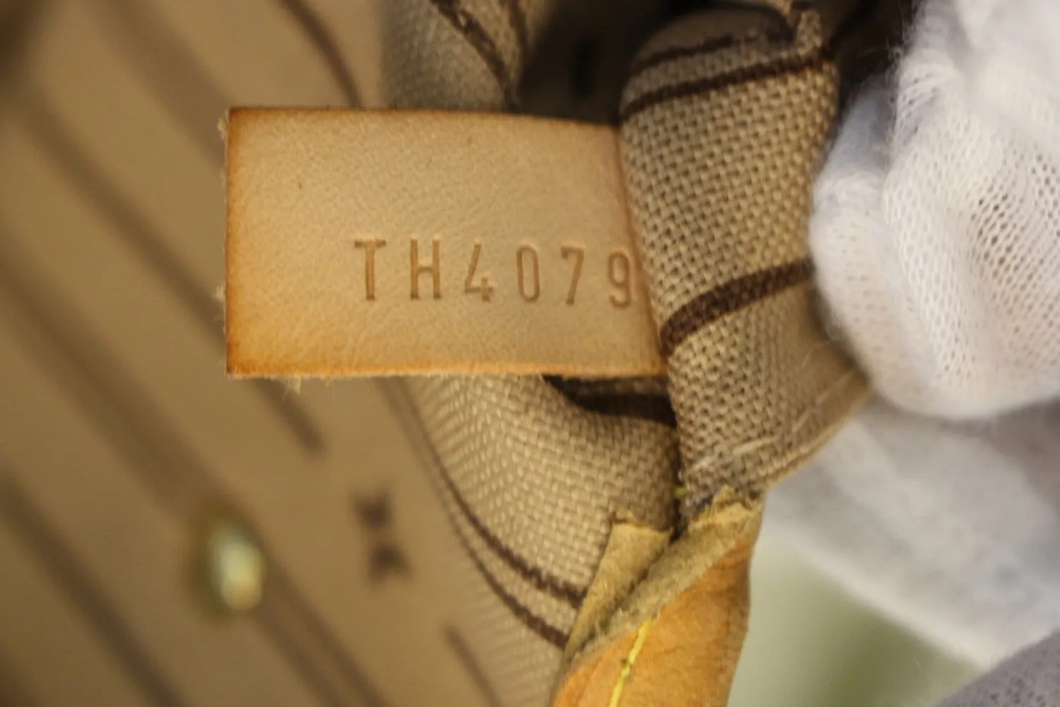 LOUIS VUITTON Monogram Canvas Neverfull GM Tote Bag