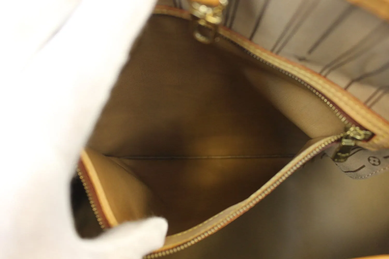 LOUIS VUITTON Monogram Canvas Neverfull GM Tote Bag