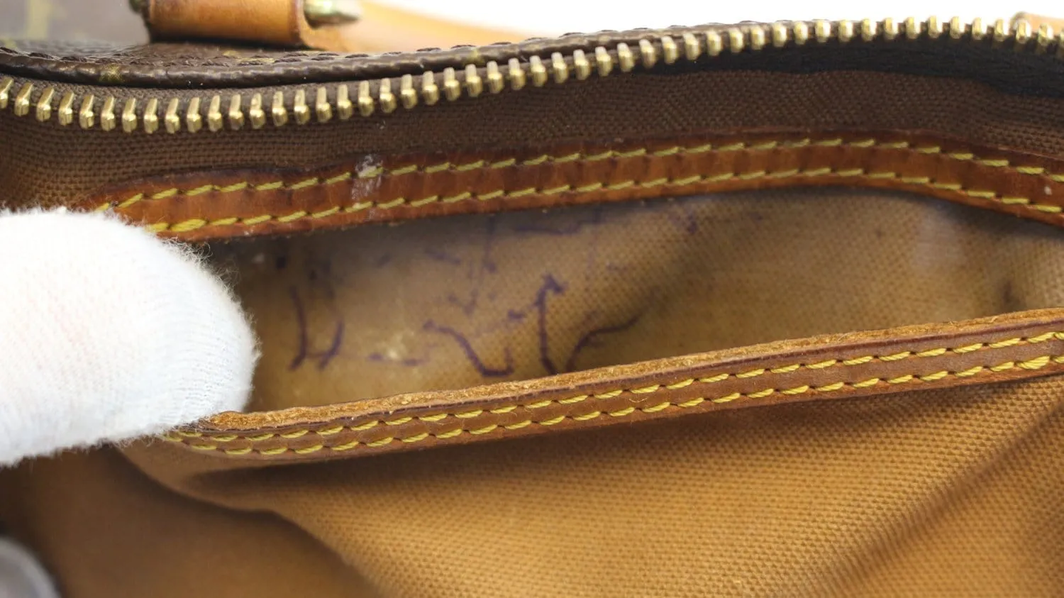 LOUIS VUITTON Monogram Canvas Speedy 25 Satchel Bag