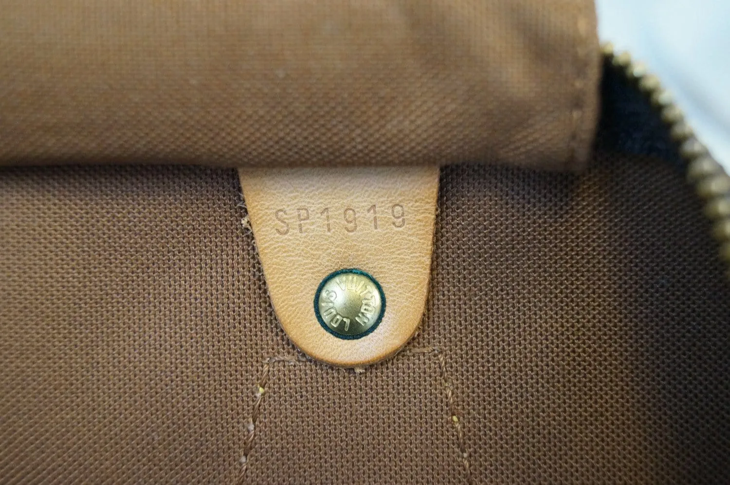 LOUIS VUITTON Monogram Speedy 35 HandBag
