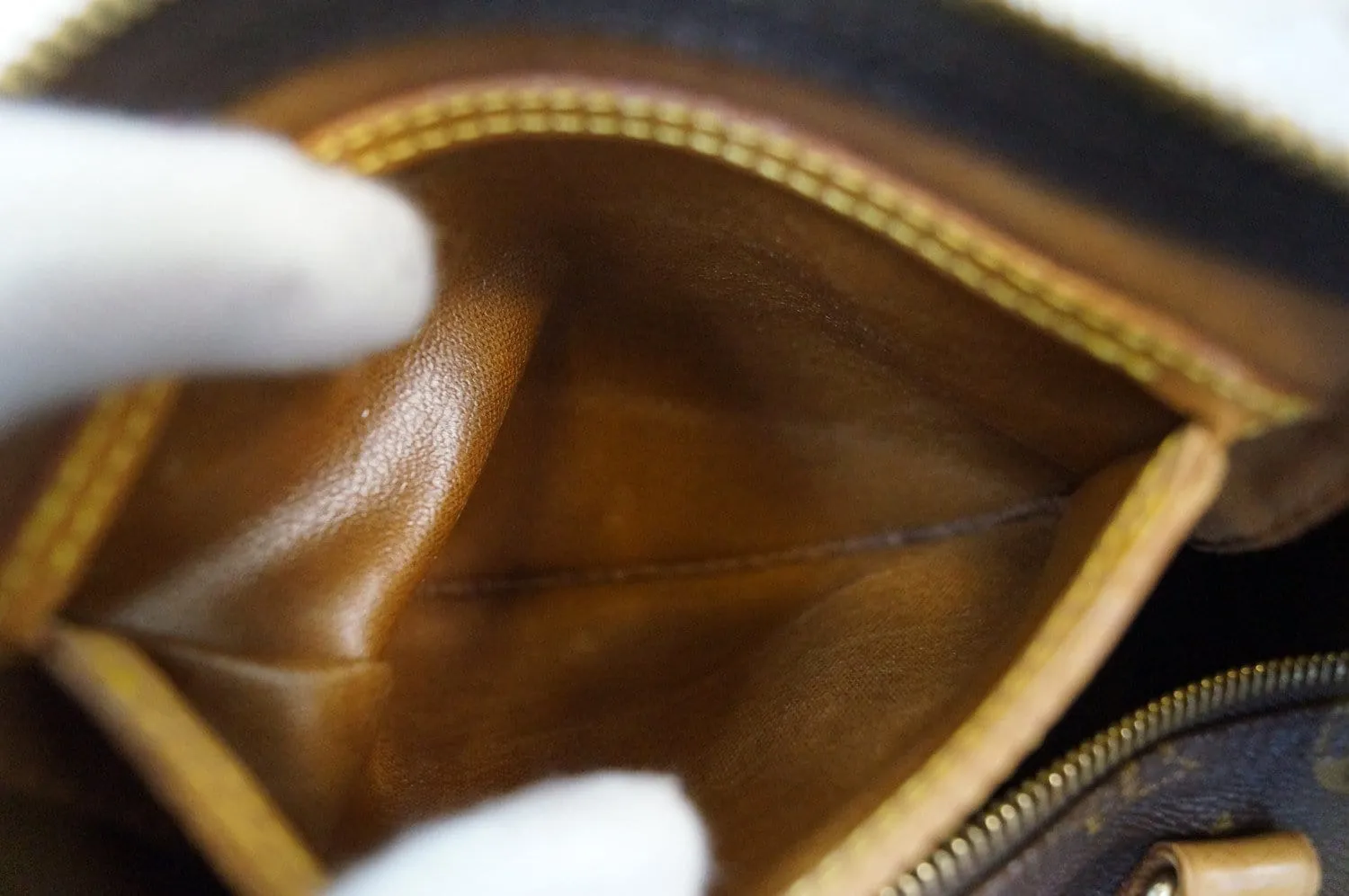 LOUIS VUITTON Monogram Speedy 35 HandBag