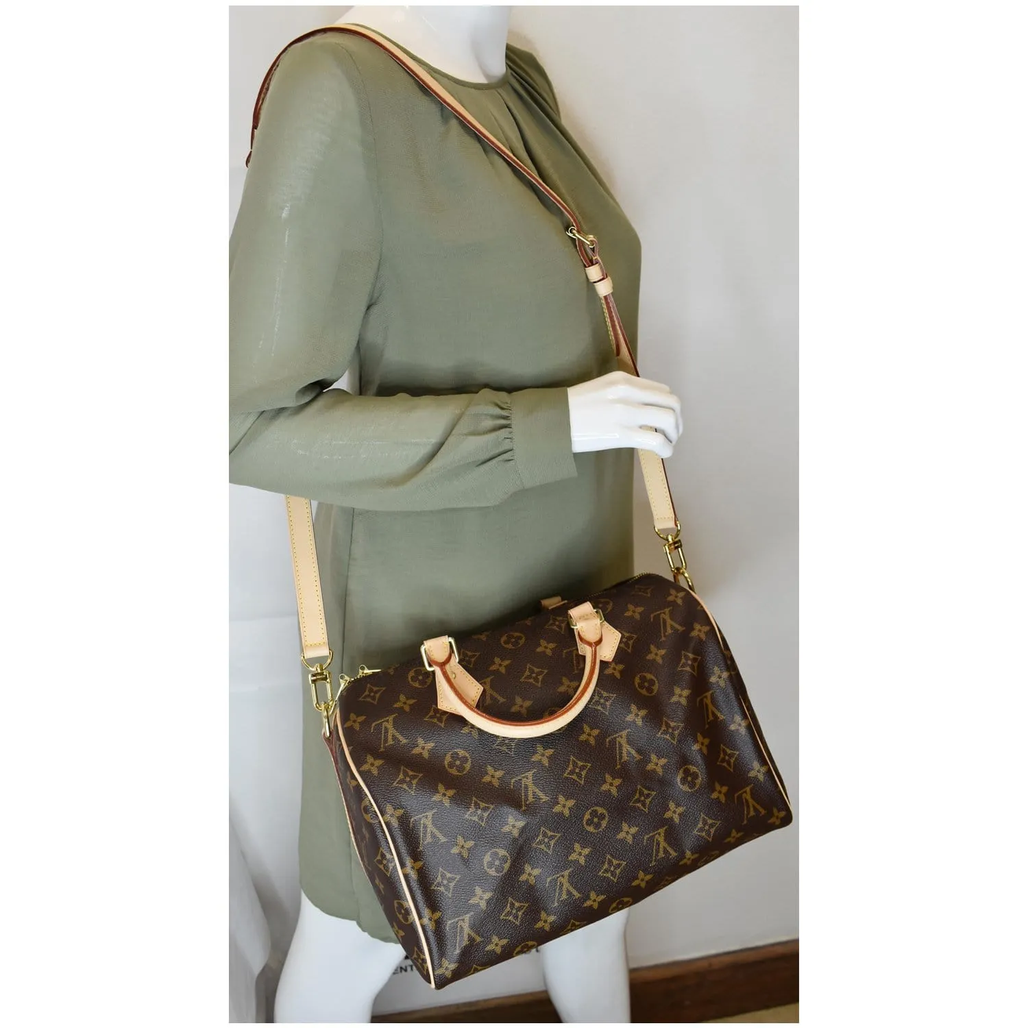 LOUIS VUITTON Speedy 30 Bandouliere Monogram Canvas Shoulder Bag Brown