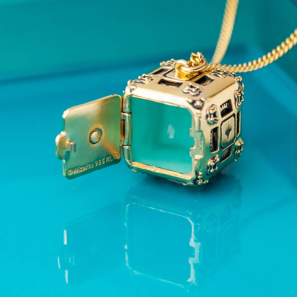 Magic: The Gathering X RockLove Mana Vault Necklace