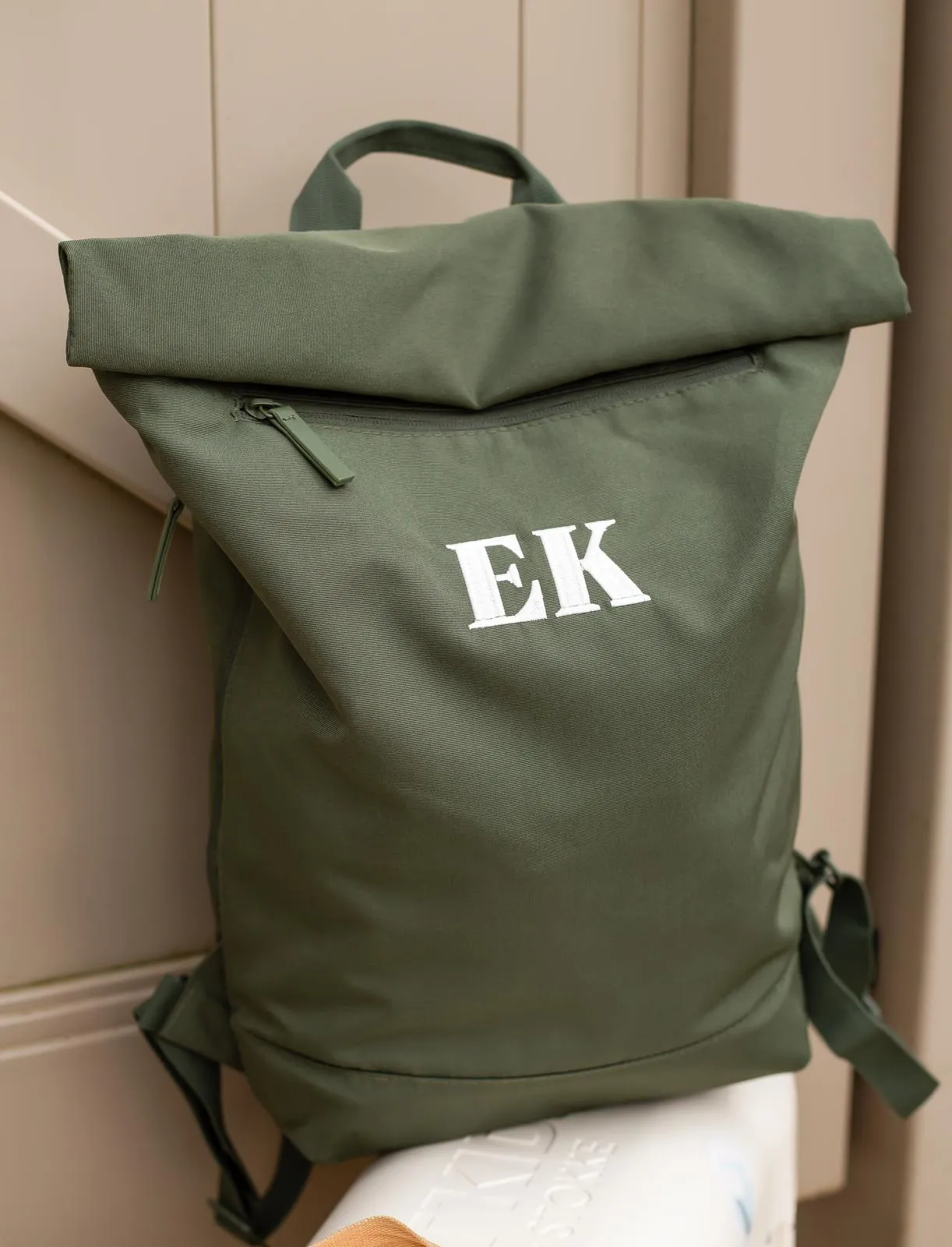 Medium Lana backpack - Embroidered