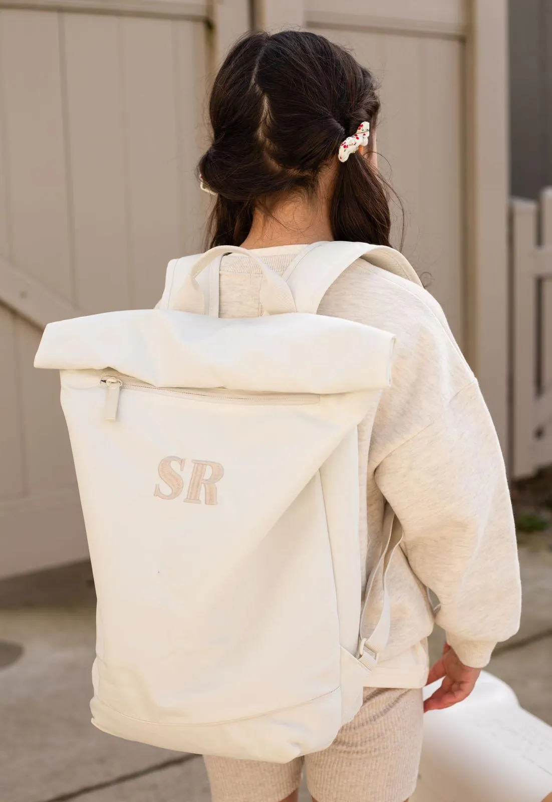 Medium Lana backpack - Embroidered