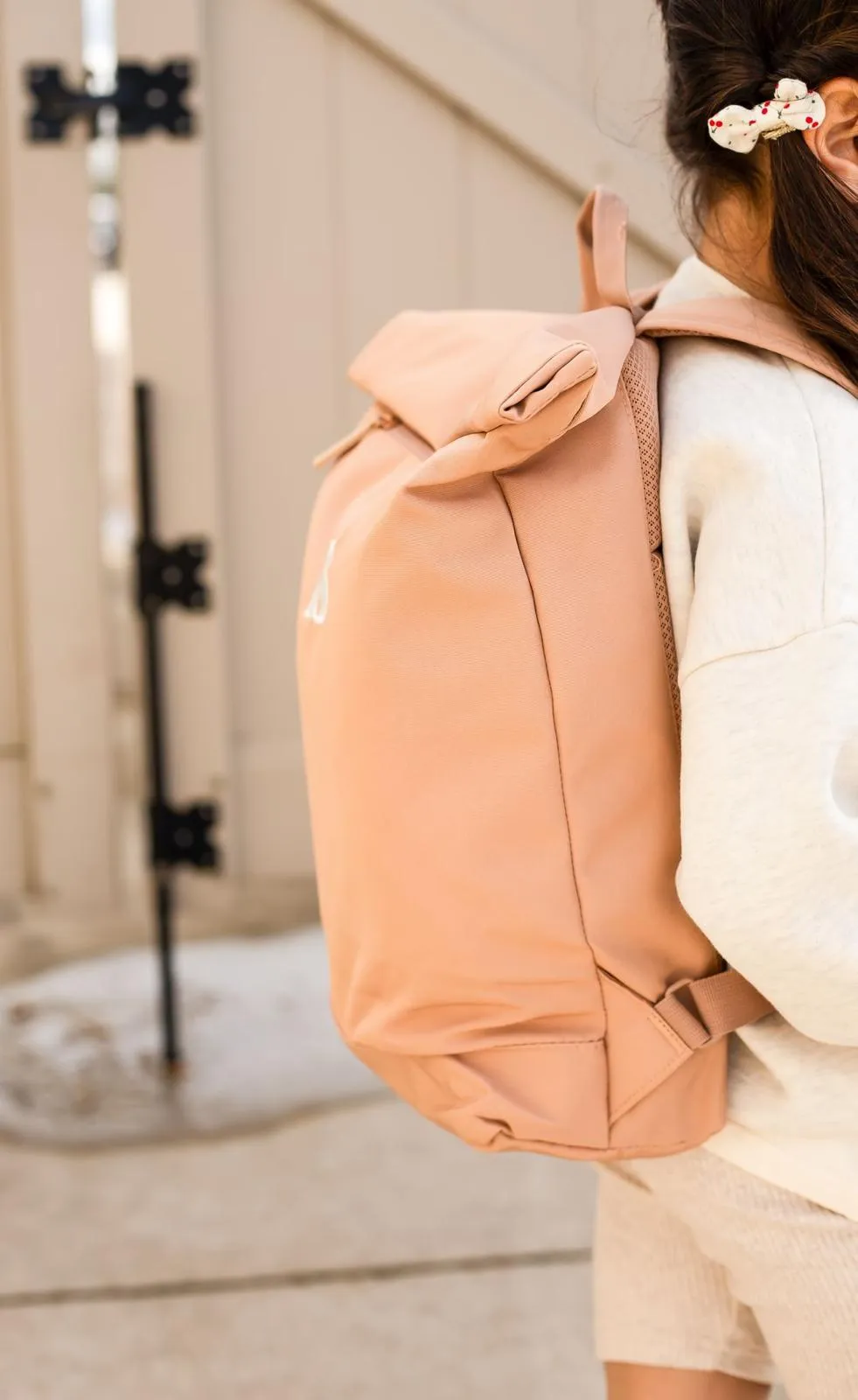 Medium Lana backpack - Embroidered