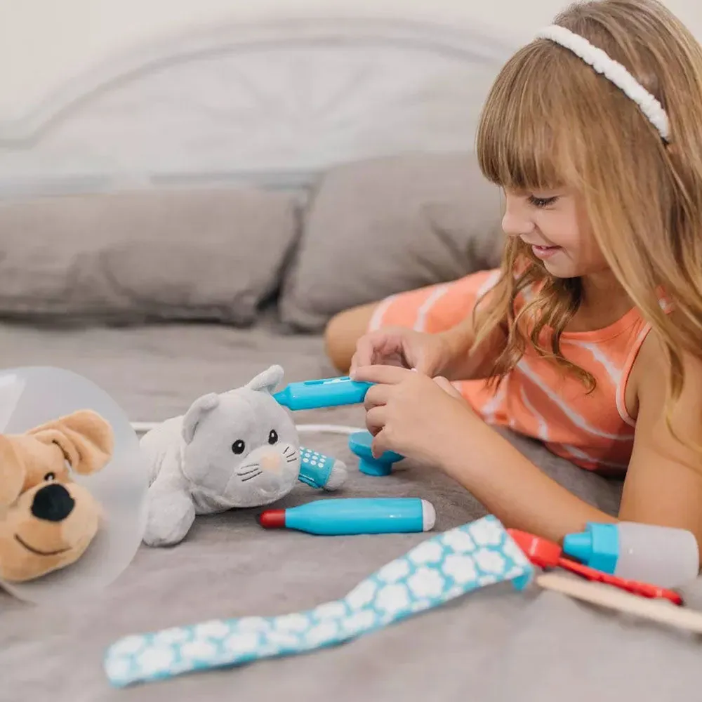 Melissa and Doug - Examine and Treat Pet Vet Play Set