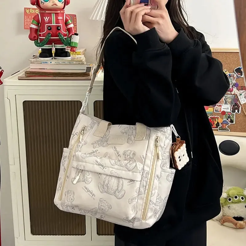 Mochila Pequena e Estilosa: Ideal para o Dia a Dia!