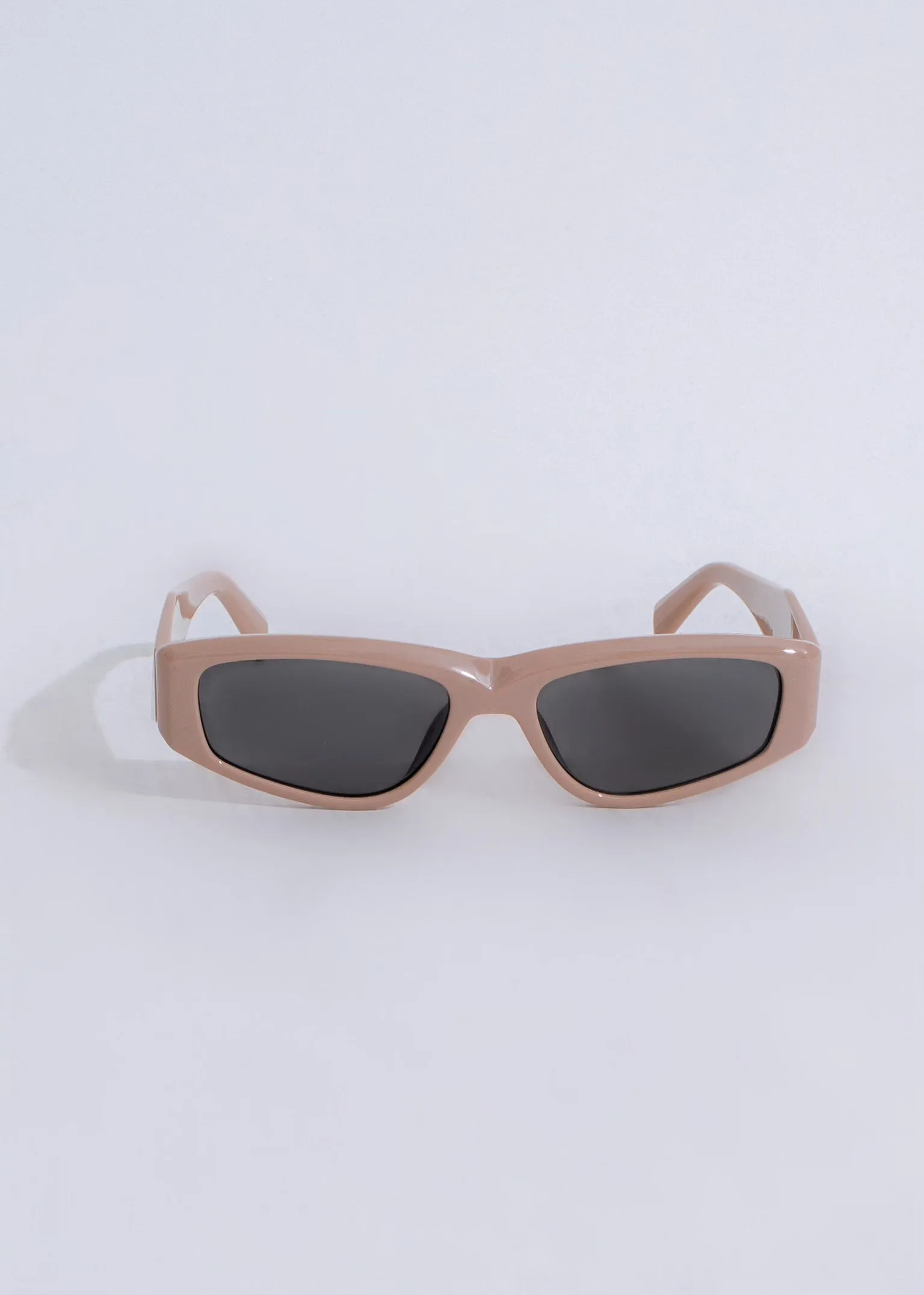 Moving On Oval Sunglasses Brown