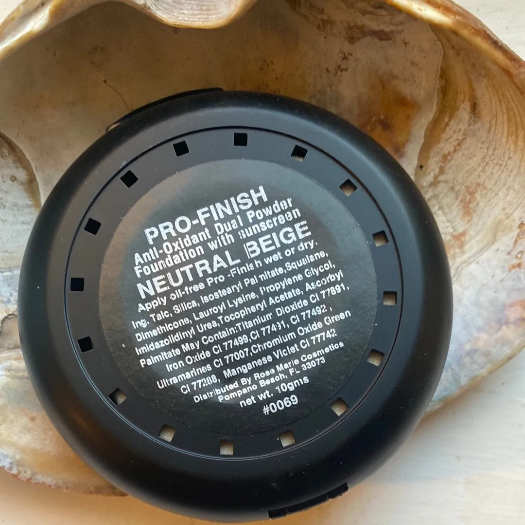 Neutral Beige Pro Finish Foundation Compact