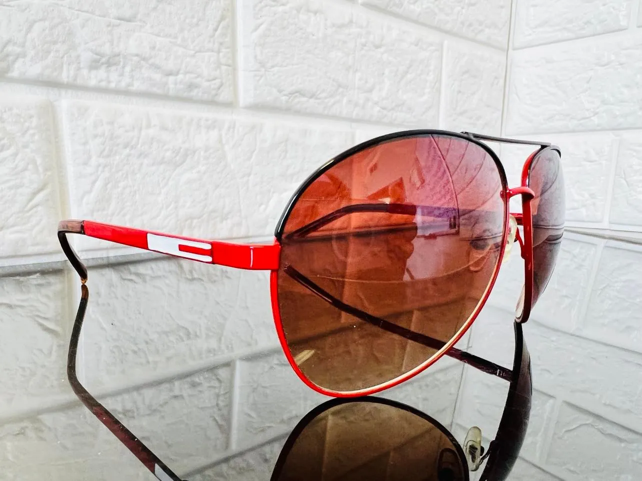 New Designer Rep. Aviator Sunglasses, 400 UV Protection! Red   Black with gradient lenses - Retails $40 