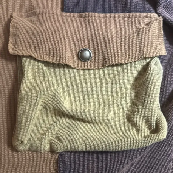 NEW POL Vintage Wash Olive Top With Pocket size Small