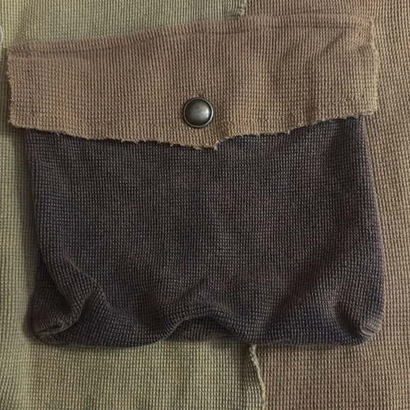 NEW POL Vintage Wash Olive Top With Pocket size Small