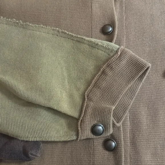 NEW POL Vintage Wash Olive Top With Pocket size Small