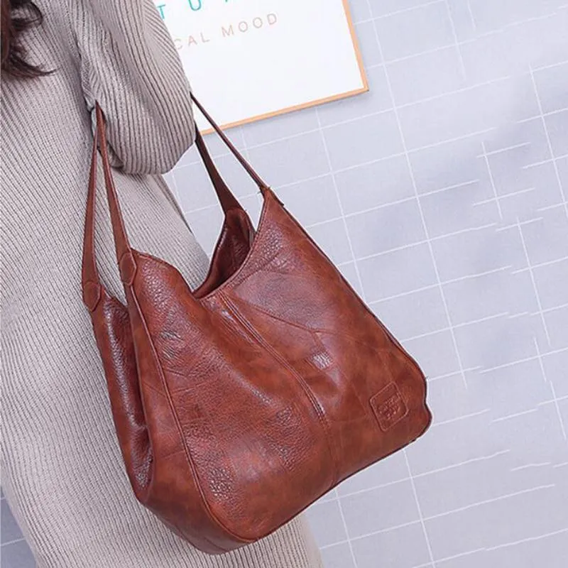 Penelope™ Charm | Retro Tote Bag