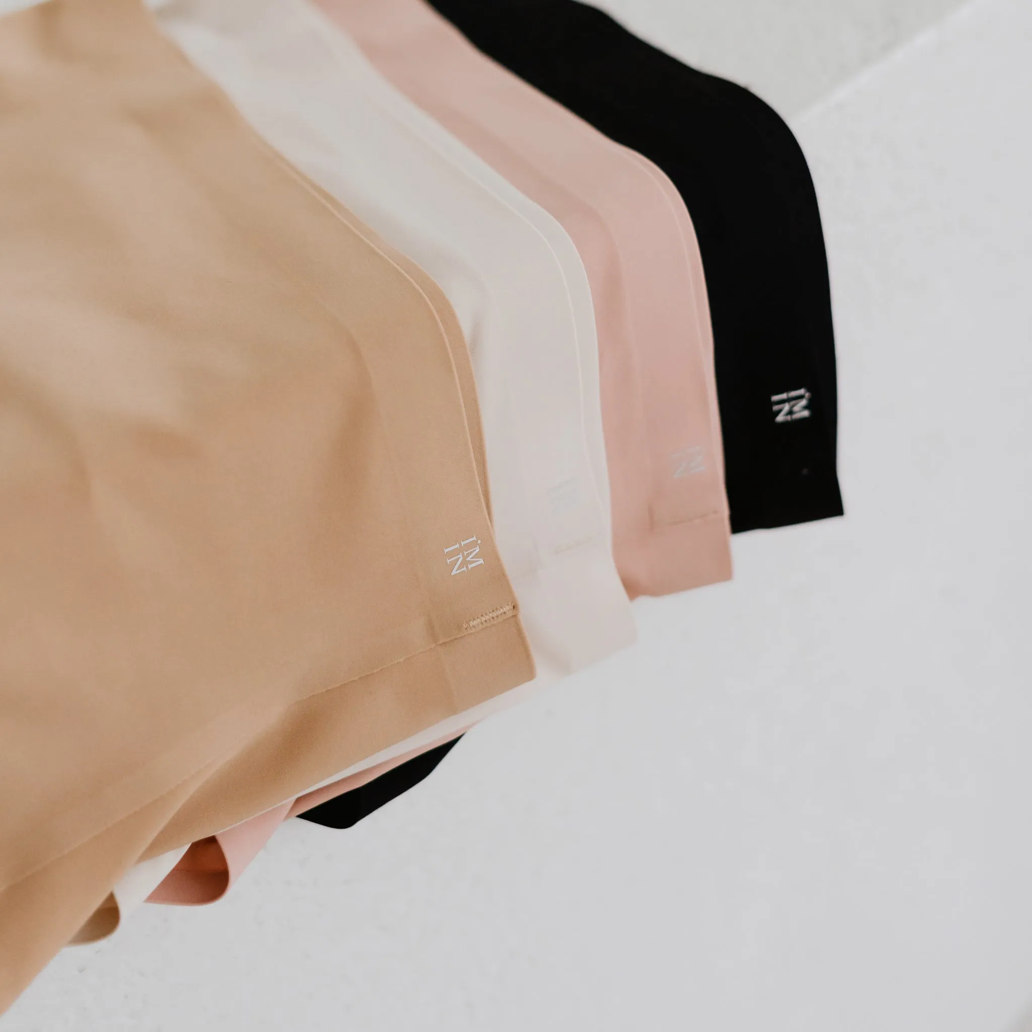 Premium Mid-Rise Seamless Butthugger in Strawberry Cream