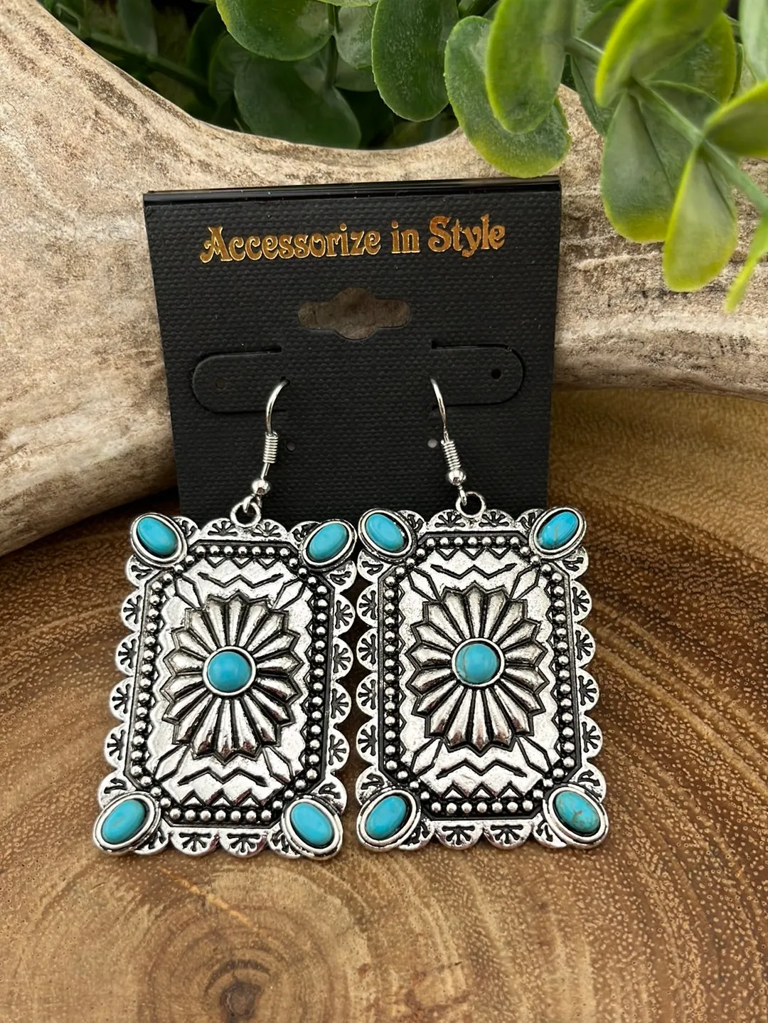 Ruta Fashion Scalloped Rectangle Stamped Concho Earring - Turquoise