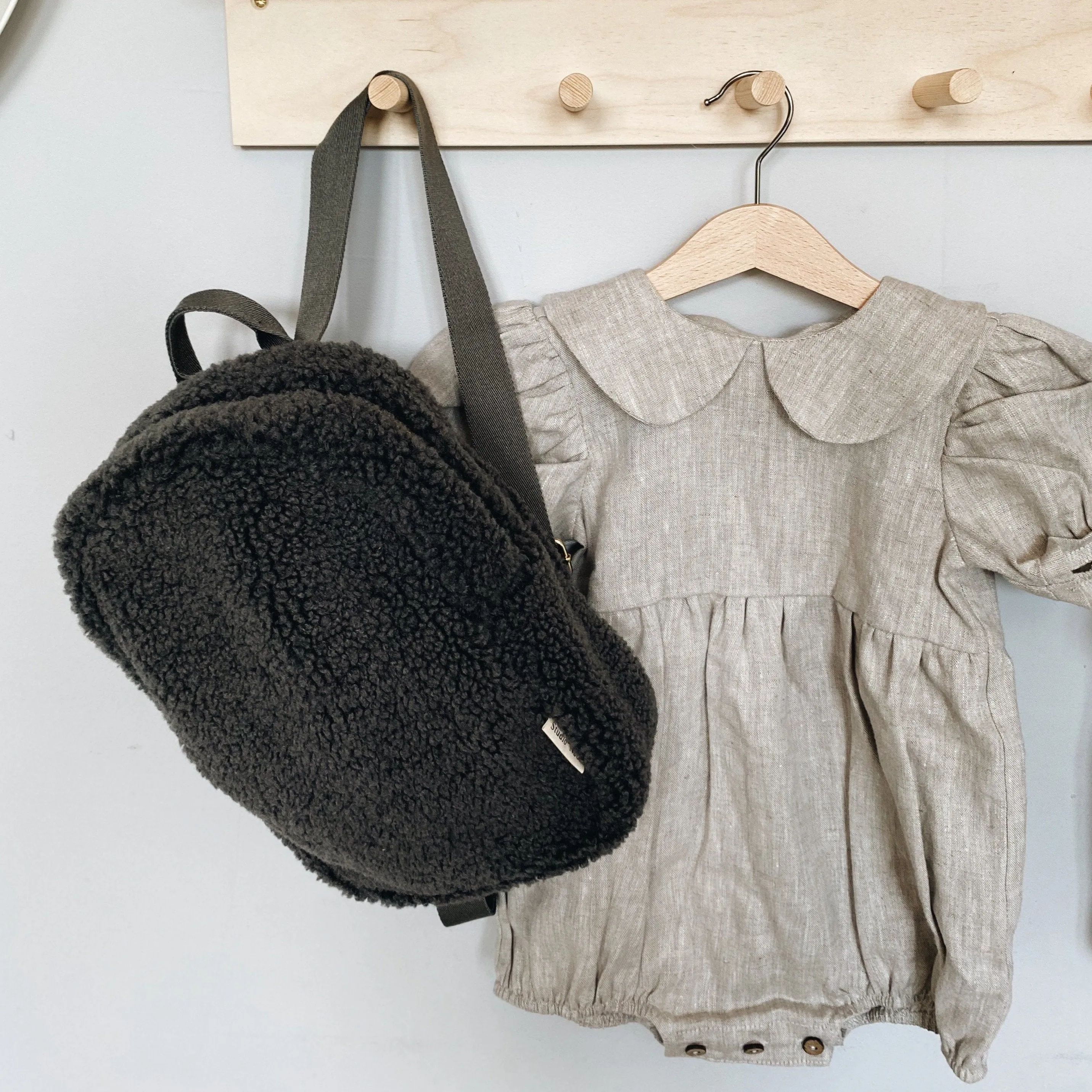 Studio Noos Teddy Backpack Rucksack (Dark Grey Teddy)