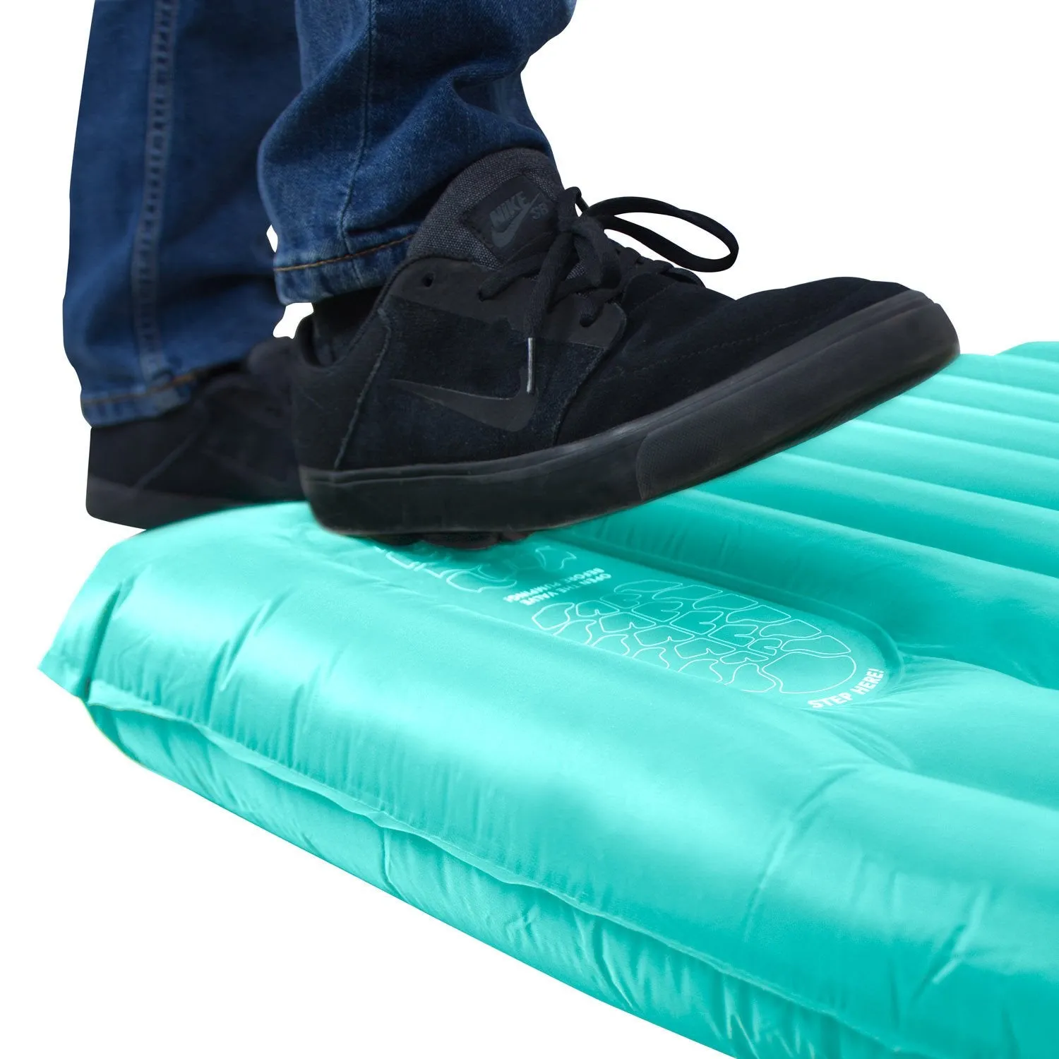 Winterial Sleeping Pad with Integrated Foot Pump