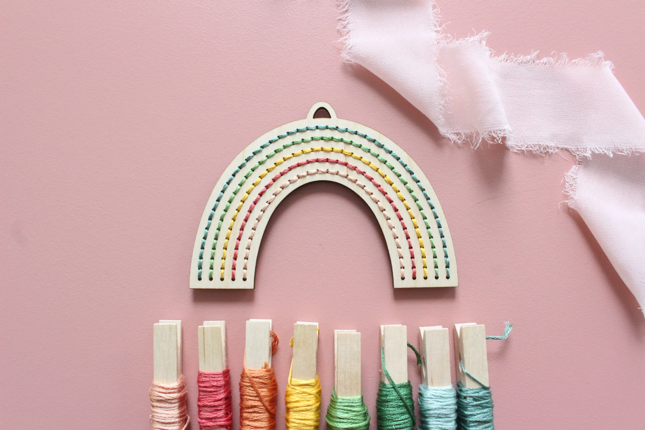 WOOD EMBROIDERY EASTER TAG/ORNAMENT - RAINBOW